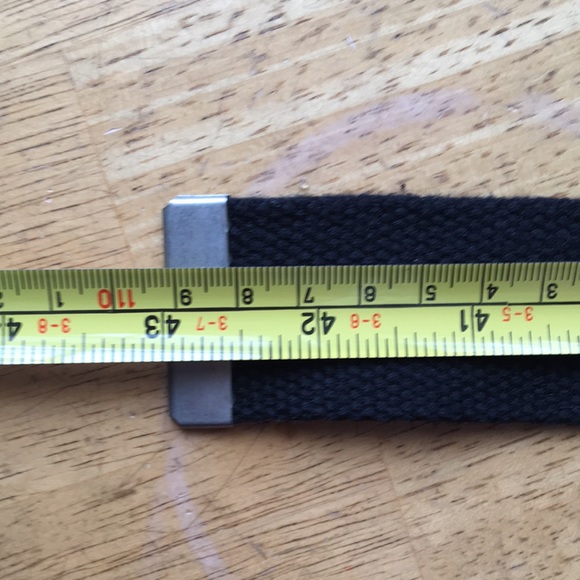 Black and silver metal buckle web belt 1.5” x 43” like new - Picture 6 of 9